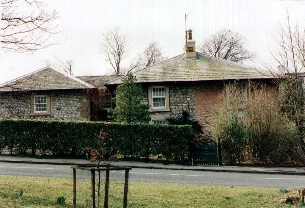 Hanging Green Cottages